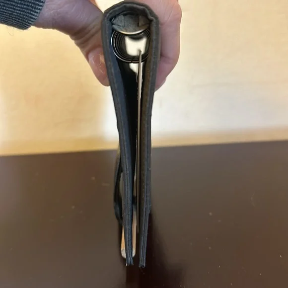 Fendi black 6 ring agenda with Fendi pencil! Authentic ! Silver hardware! - Picture 8 of 10